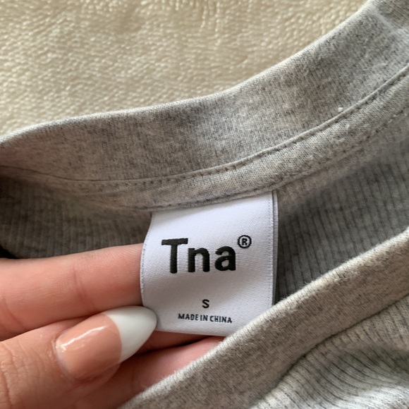 Gray TNA crop top - Picture 4 of 5